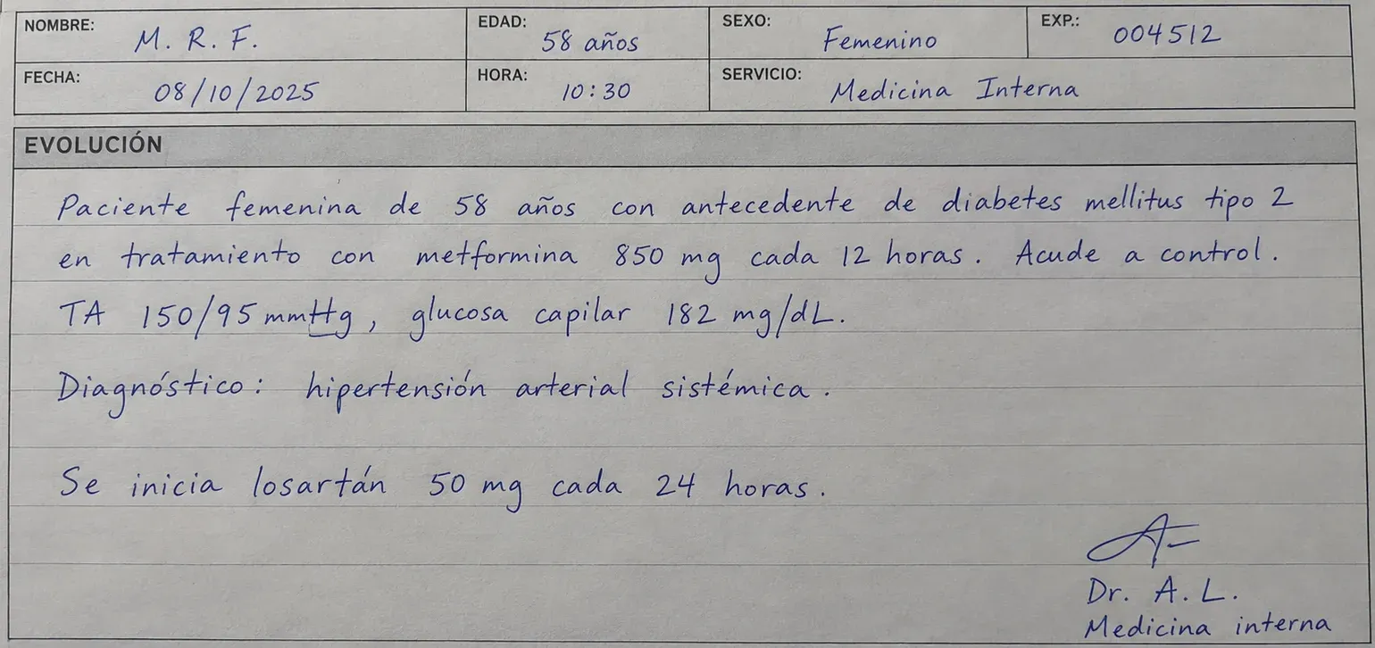 Foto de una hoja de evolución escrita a mano, con datos de ejemplo